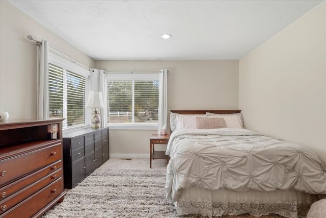 15965 Parkway Drive, La Pine, OR 97739