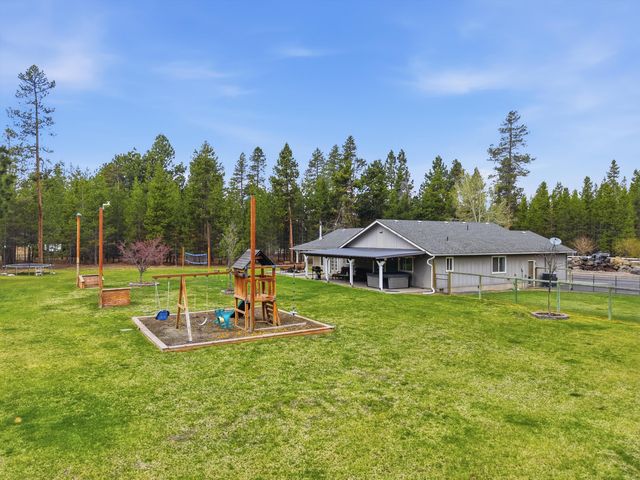 15965 Parkway Drive, La Pine, OR 97739