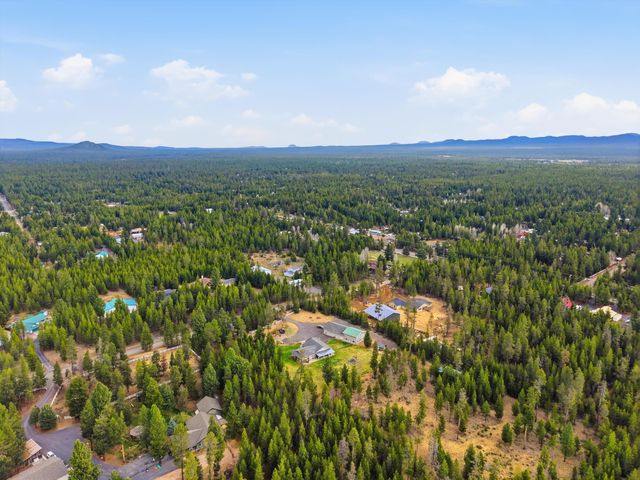 15965 Parkway Drive, La Pine, OR 97739
