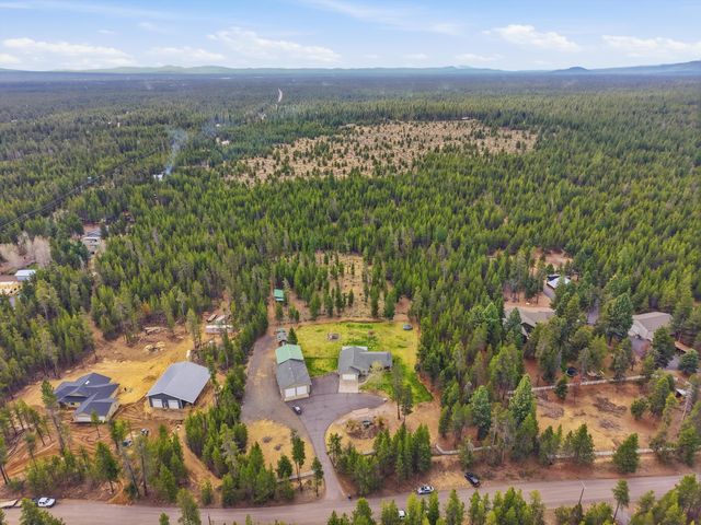 15965 Parkway Drive, La Pine, OR 97739