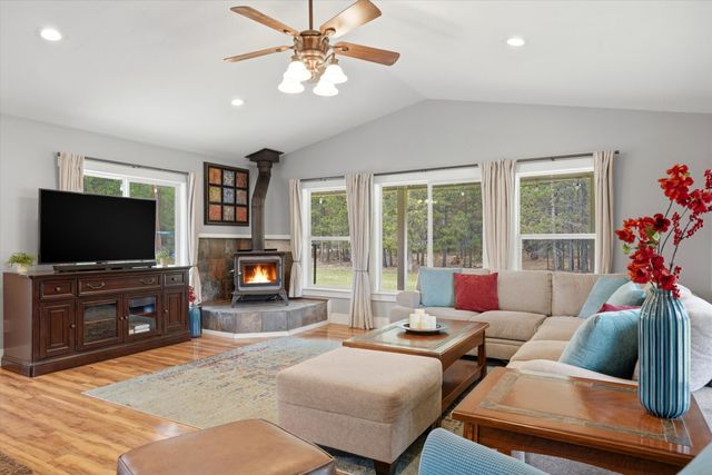 15965 Parkway Drive, La Pine, OR 97739