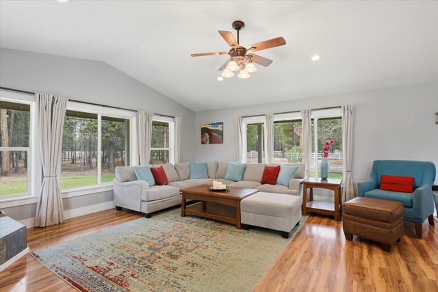 15965 Parkway Drive, La Pine, OR 97739