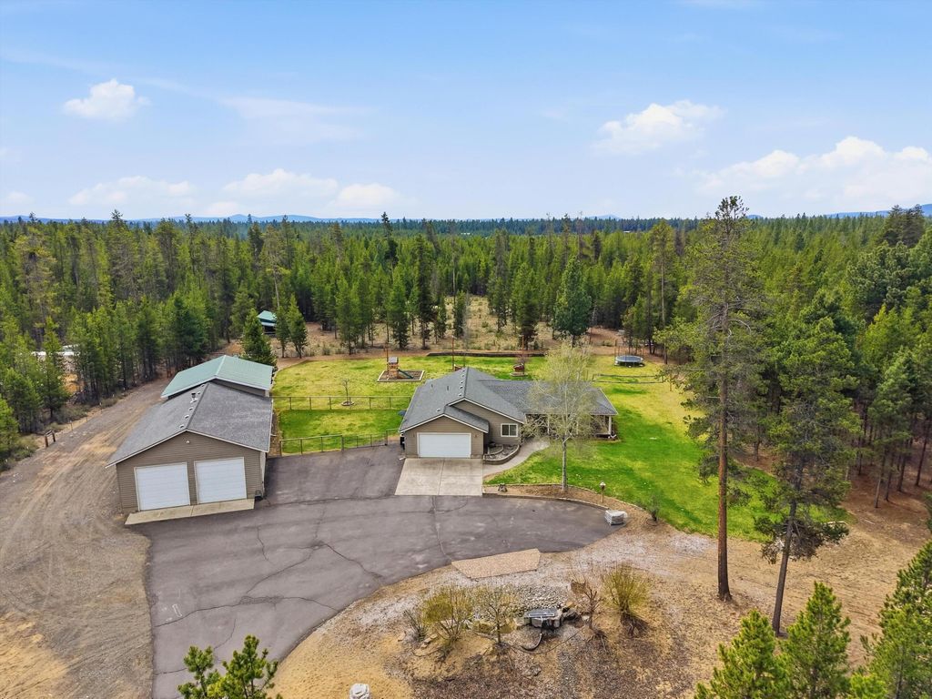 15965 Parkway Drive, La Pine, OR 97739