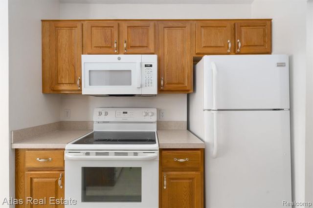 10200 Hawthorne Circle, Goodrich, MI 48438