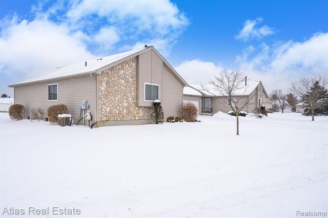 10200 Hawthorne Circle, Goodrich, MI 48438