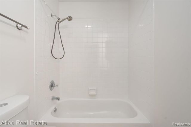 10200 Hawthorne Circle, Goodrich, MI 48438