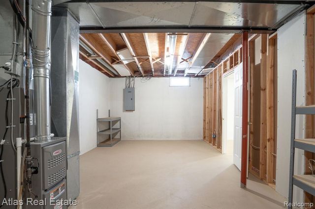 10200 Hawthorne Circle, Goodrich, MI 48438