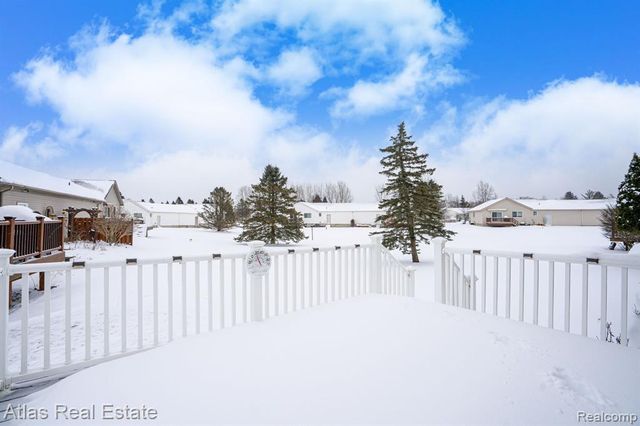 10200 Hawthorne Circle, Goodrich, MI 48438