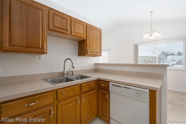 10200 Hawthorne Circle, Goodrich, MI 48438