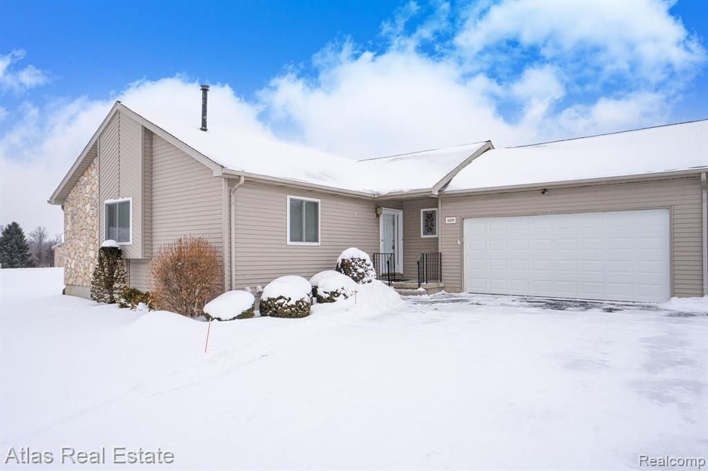 10200 Hawthorne Circle, Goodrich, MI 48438