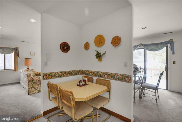 12 MUIRFIELD DR, Reading, PA 19607