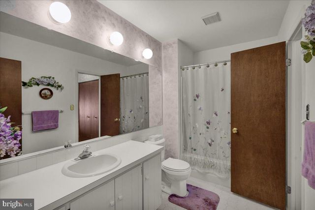 12 MUIRFIELD DR, Reading, PA 19607