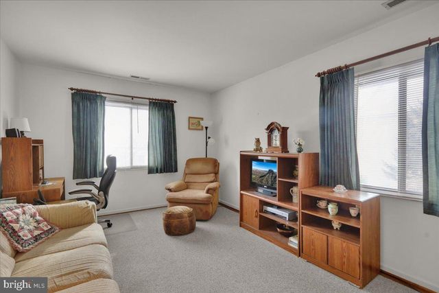 12 MUIRFIELD DR, Reading, PA 19607