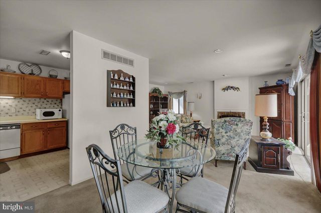 12 MUIRFIELD DR, Reading, PA 19607