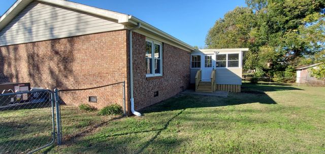 411 Honey Locust Dr, South Fulton, TN 38257