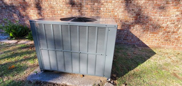 411 Honey Locust Dr, South Fulton, TN 38257