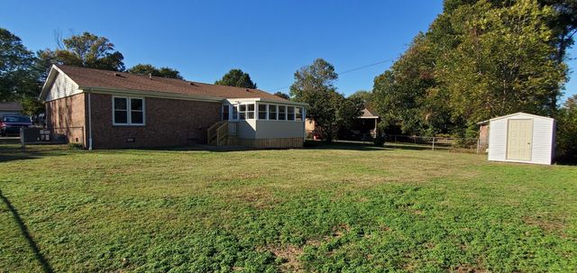 411 Honey Locust Dr, South Fulton, TN 38257