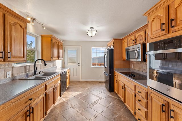 70 Campfire Drive, Branson West, MO 65737