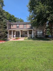 5017 River Aire Drive S 3, Godfrey, IL 62035