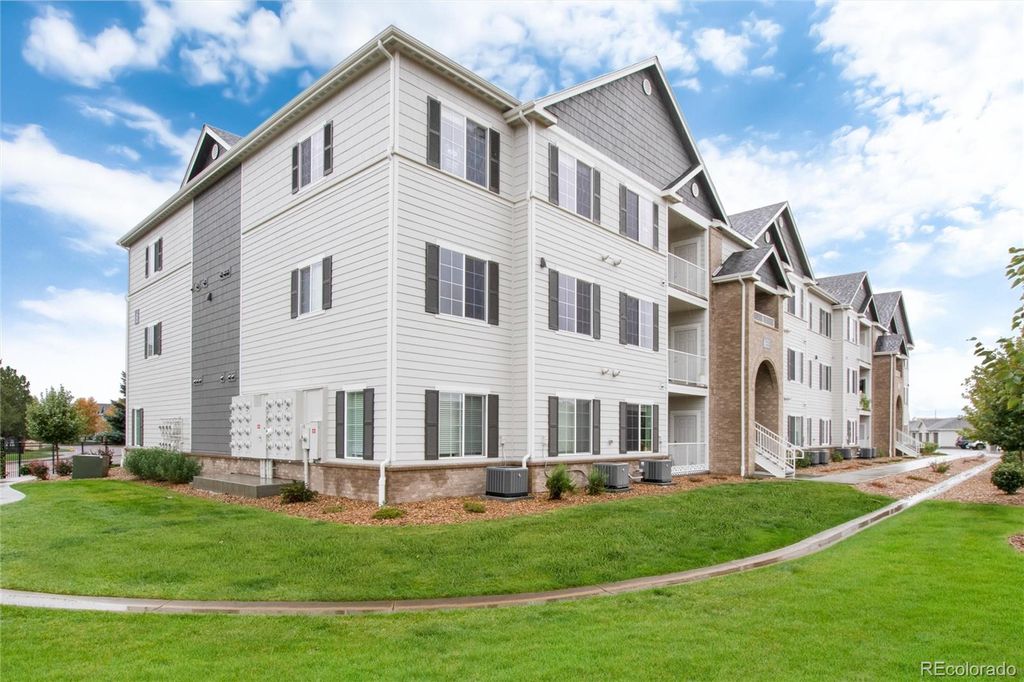 15700 E Jamison Drive 8-305, Englewood, CO 80112