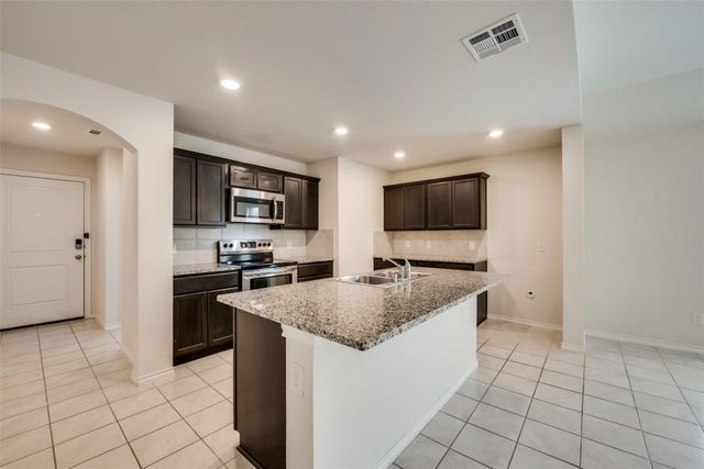 809 Costlow Lane, Fate, TX 75189