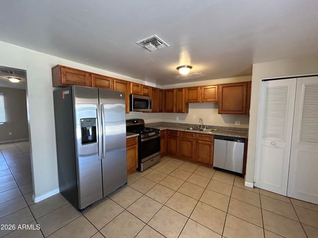 5540 W BERKELEY Road, Phoenix, AZ 85035