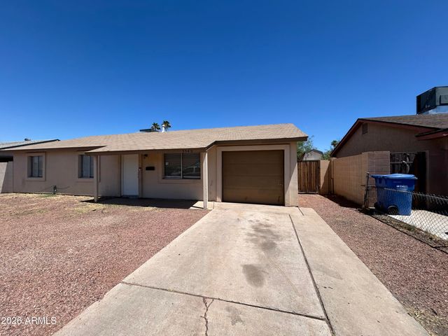 5540 W BERKELEY Road, Phoenix, AZ 85035