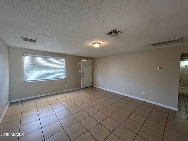 5540 W BERKELEY Road, Phoenix, AZ 85035