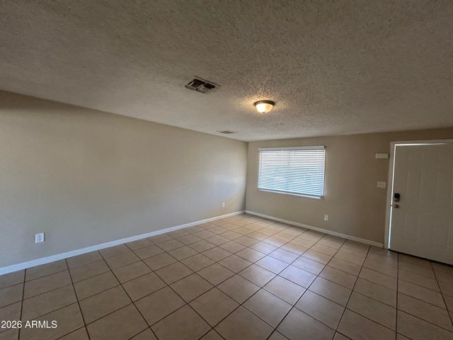 5540 W BERKELEY Road, Phoenix, AZ 85035