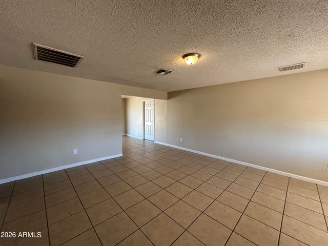 5540 W BERKELEY Road, Phoenix, AZ 85035