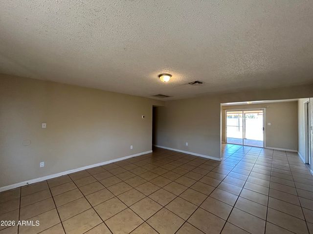 5540 W BERKELEY Road, Phoenix, AZ 85035
