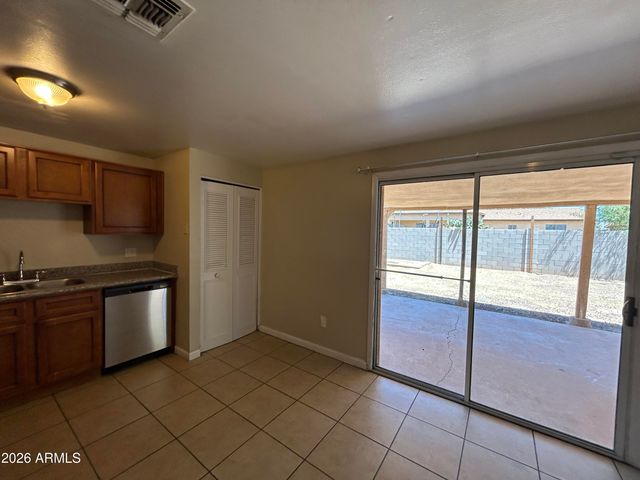 5540 W BERKELEY Road, Phoenix, AZ 85035