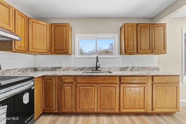 1228 Simons Road, Schodack, NY 12033