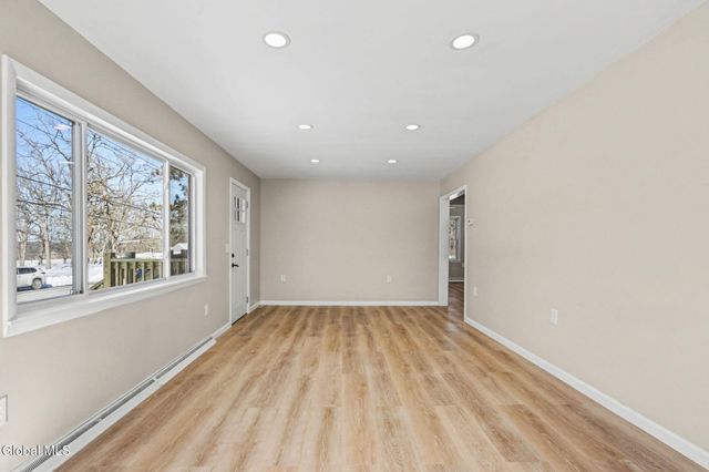 1228 Simons Road, Schodack, NY 12033