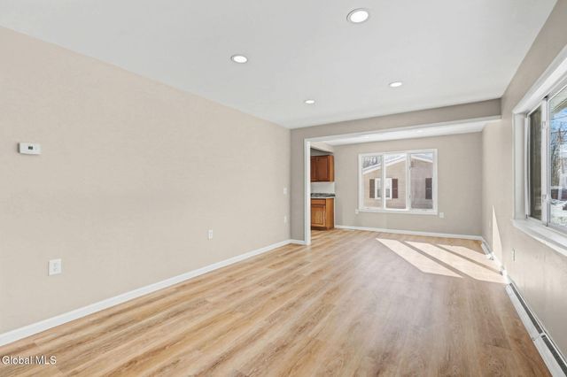 1228 Simons Road, Schodack, NY 12033