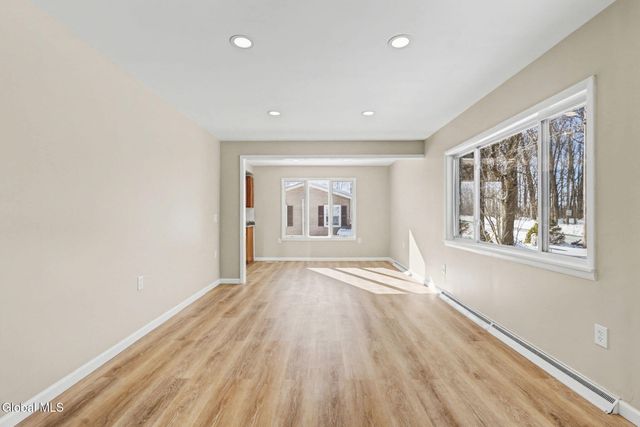 1228 Simons Road, Schodack, NY 12033