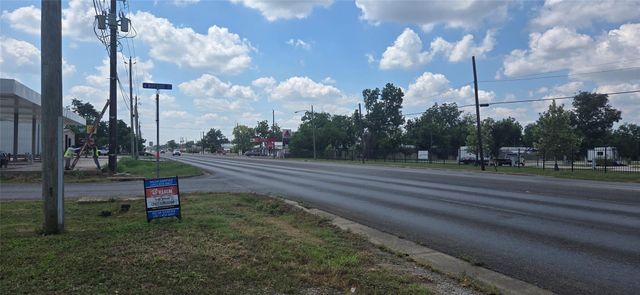 2602 Richmond Road, Wharton, TX 77488