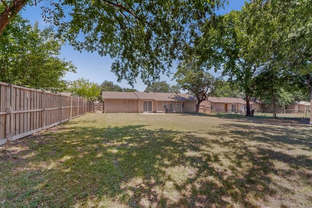 2718 Wesleyan Drive, Irving, TX 75062