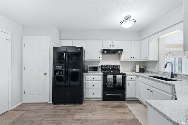 2709 Ridge Valley Drive, Fort Wayne, IN 46804