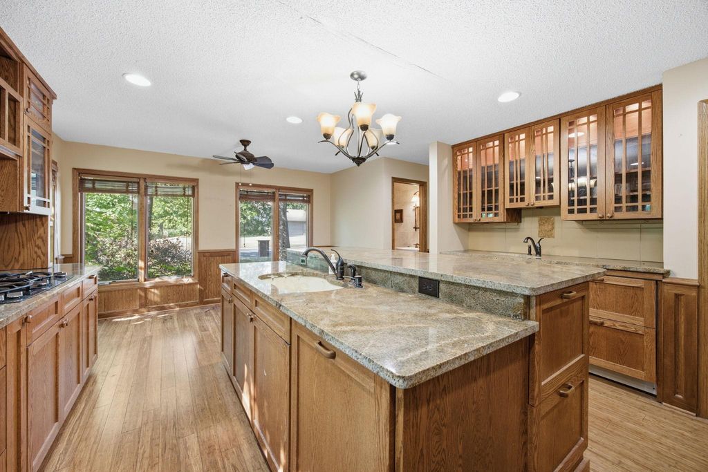 8031 Tierneys Woods Curve, Bloomington, MN 55438 — photo 5