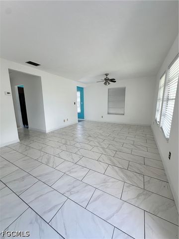 10 Tangerine CT, Lehigh Acres, FL 33936
