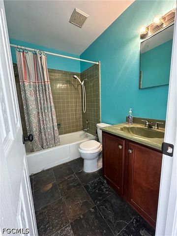 10 Tangerine CT, Lehigh Acres, FL 33936