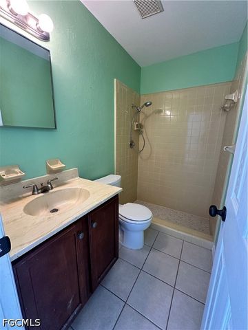 10 Tangerine CT, Lehigh Acres, FL 33936