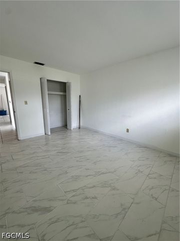 10 Tangerine CT, Lehigh Acres, FL 33936