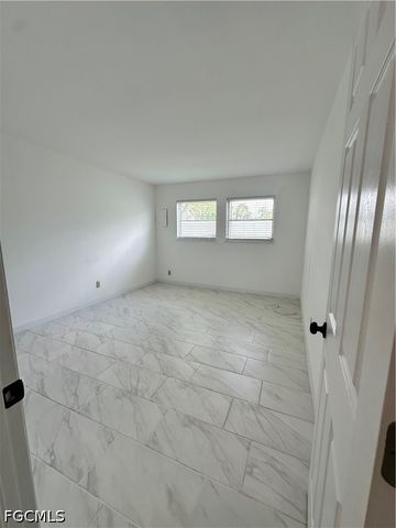 10 Tangerine CT, Lehigh Acres, FL 33936