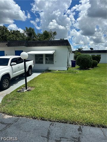 10 Tangerine CT, Lehigh Acres, FL 33936