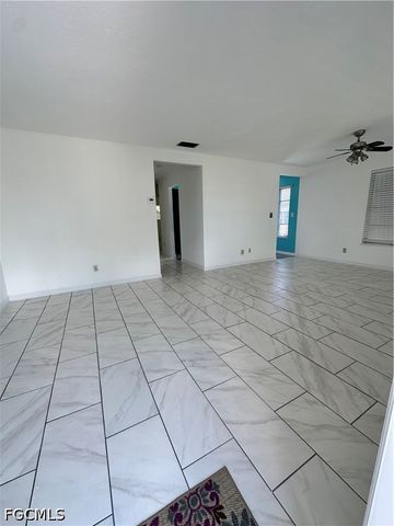 10 Tangerine CT, Lehigh Acres, FL 33936