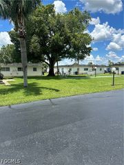 10 Tangerine CT, Lehigh Acres, FL 33936