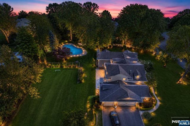 108 Briarwood Avenue, Norwood, NJ 07648