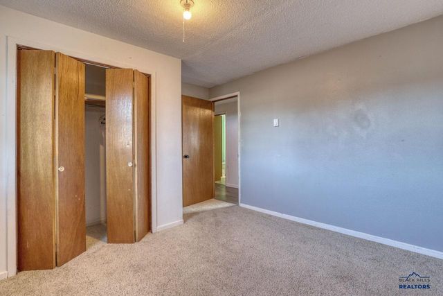 529 BLUEBIRD DR, Box Elder, SD 57719